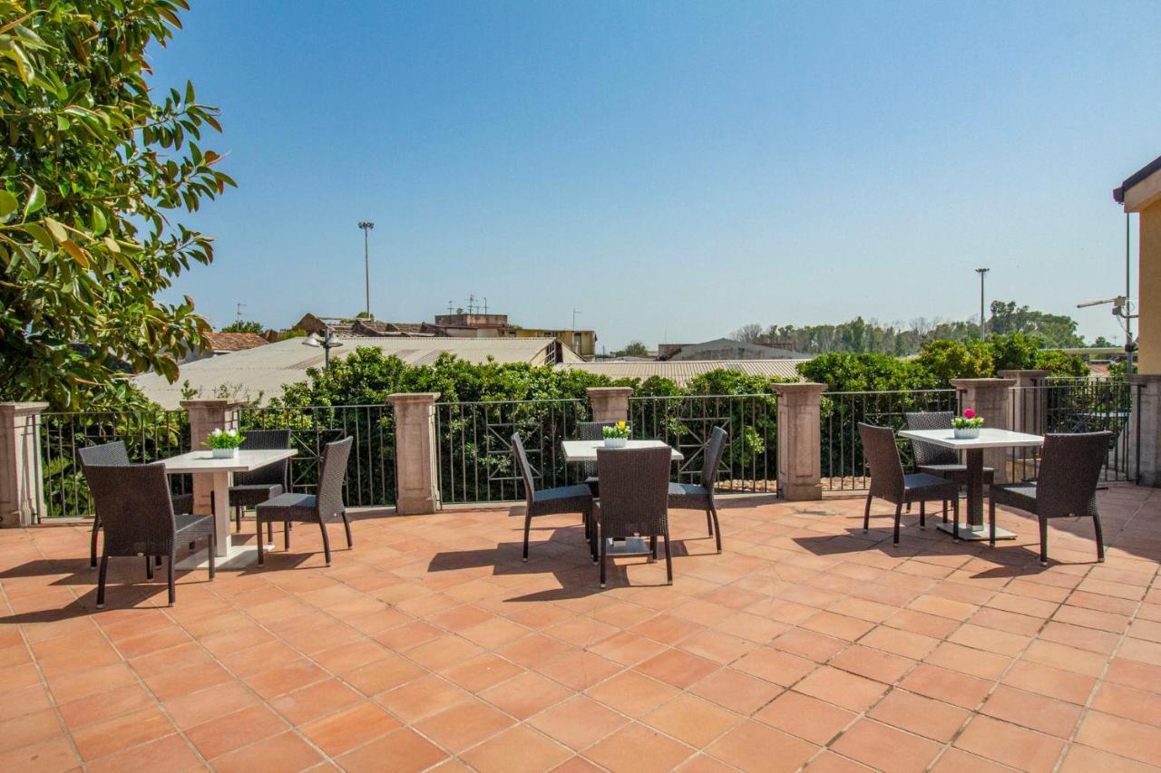 Royal Playa Suite And Apartament -Private Parking- Self Chek Out Catania Bagian luar foto