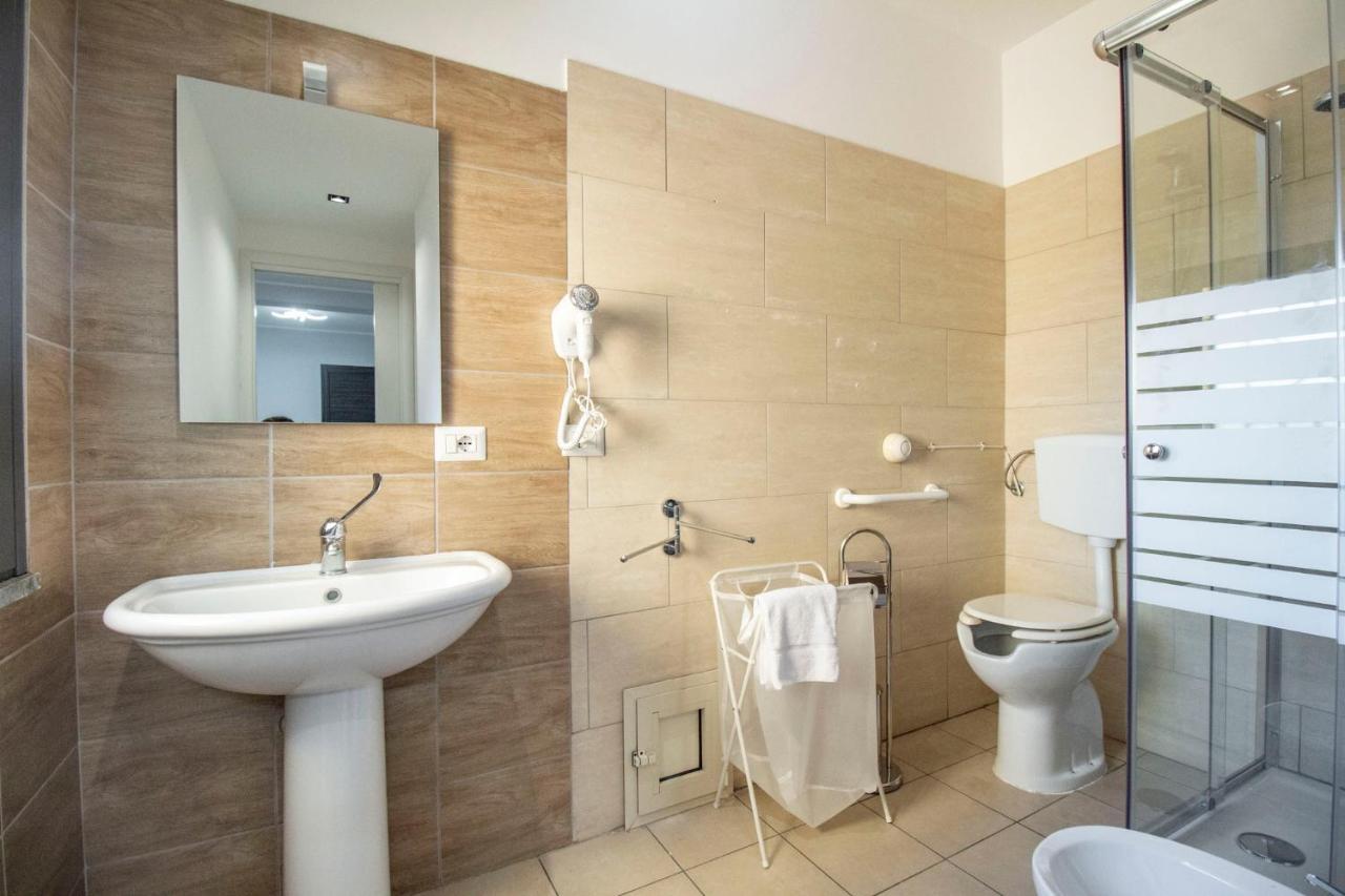 Royal Playa Suite And Apartament -Private Parking- Self Chek Out Catania Bagian luar foto