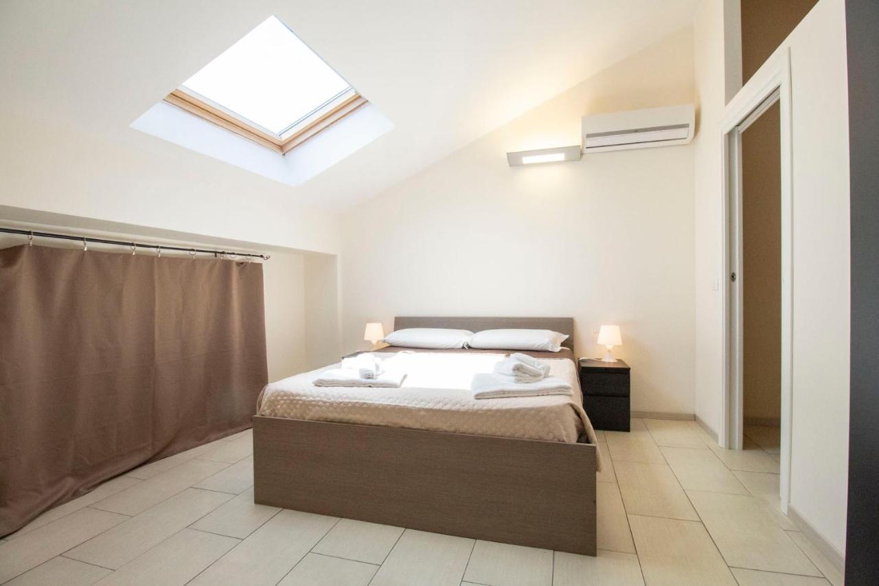 Royal Playa Suite And Apartament -Private Parking- Self Chek Out Catania Bagian luar foto