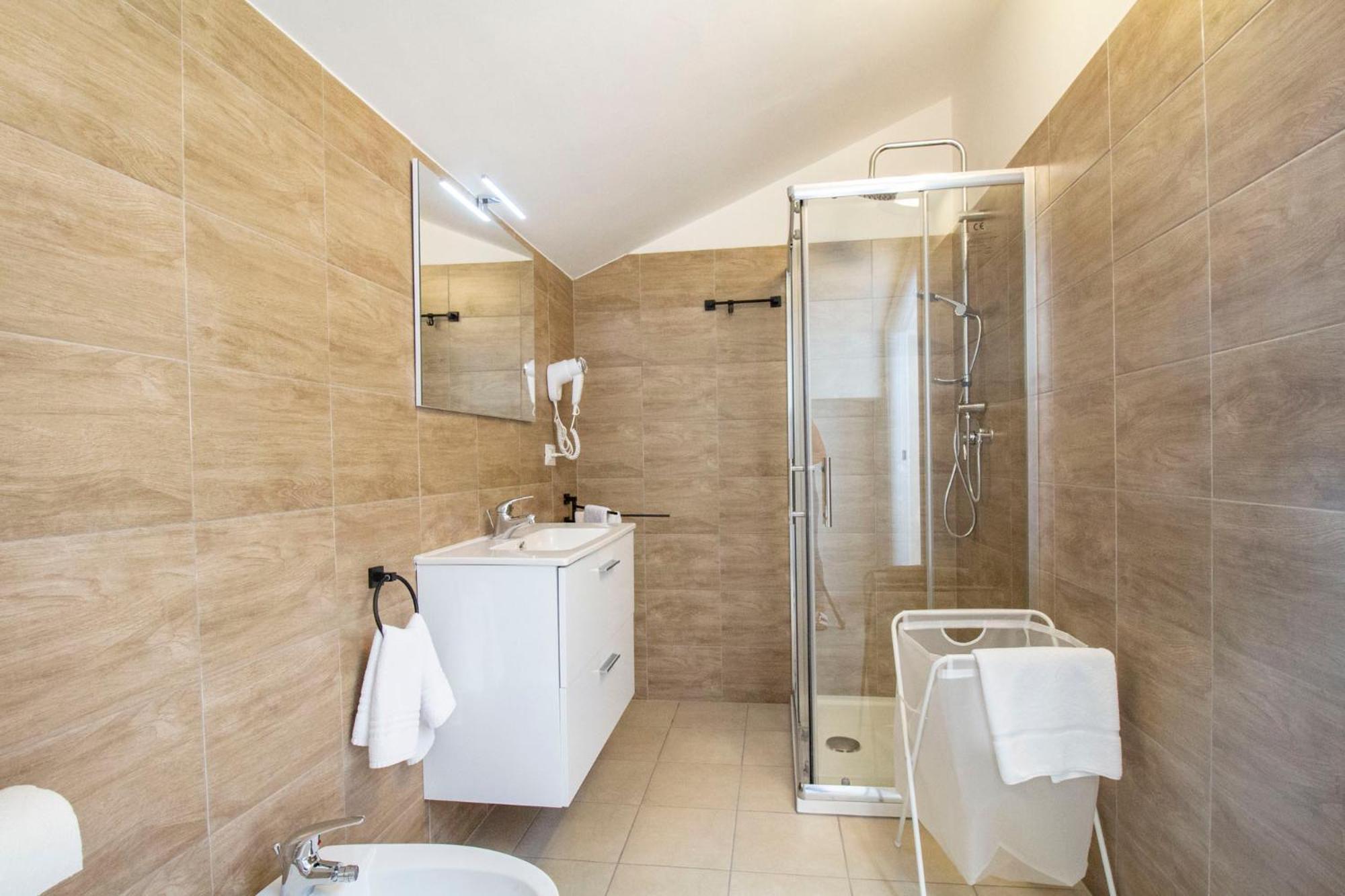 Royal Playa Suite And Apartament -Private Parking- Self Chek Out Catania Bagian luar foto