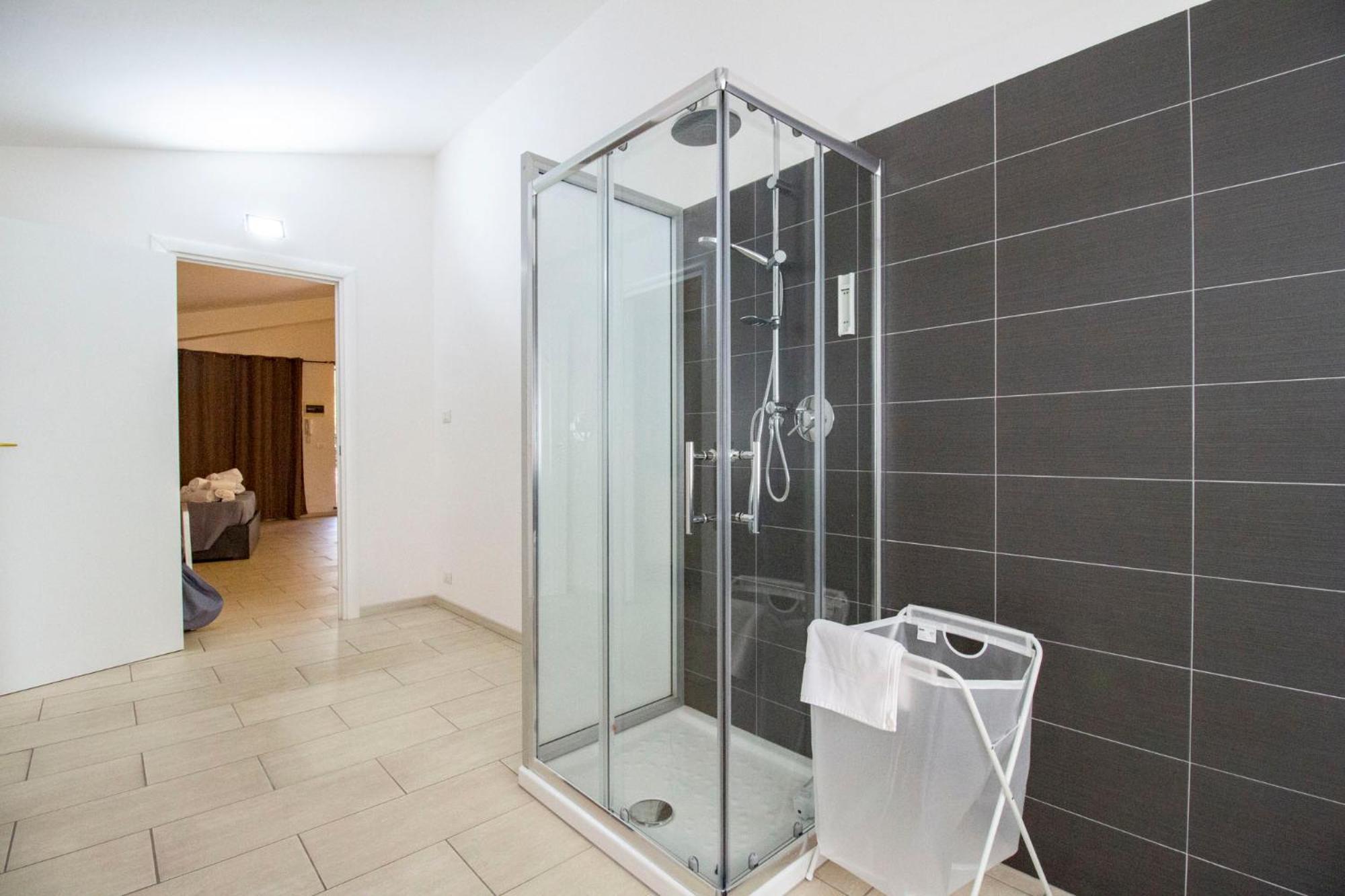 Royal Playa Suite And Apartament -Private Parking- Self Chek Out Catania Bagian luar foto
