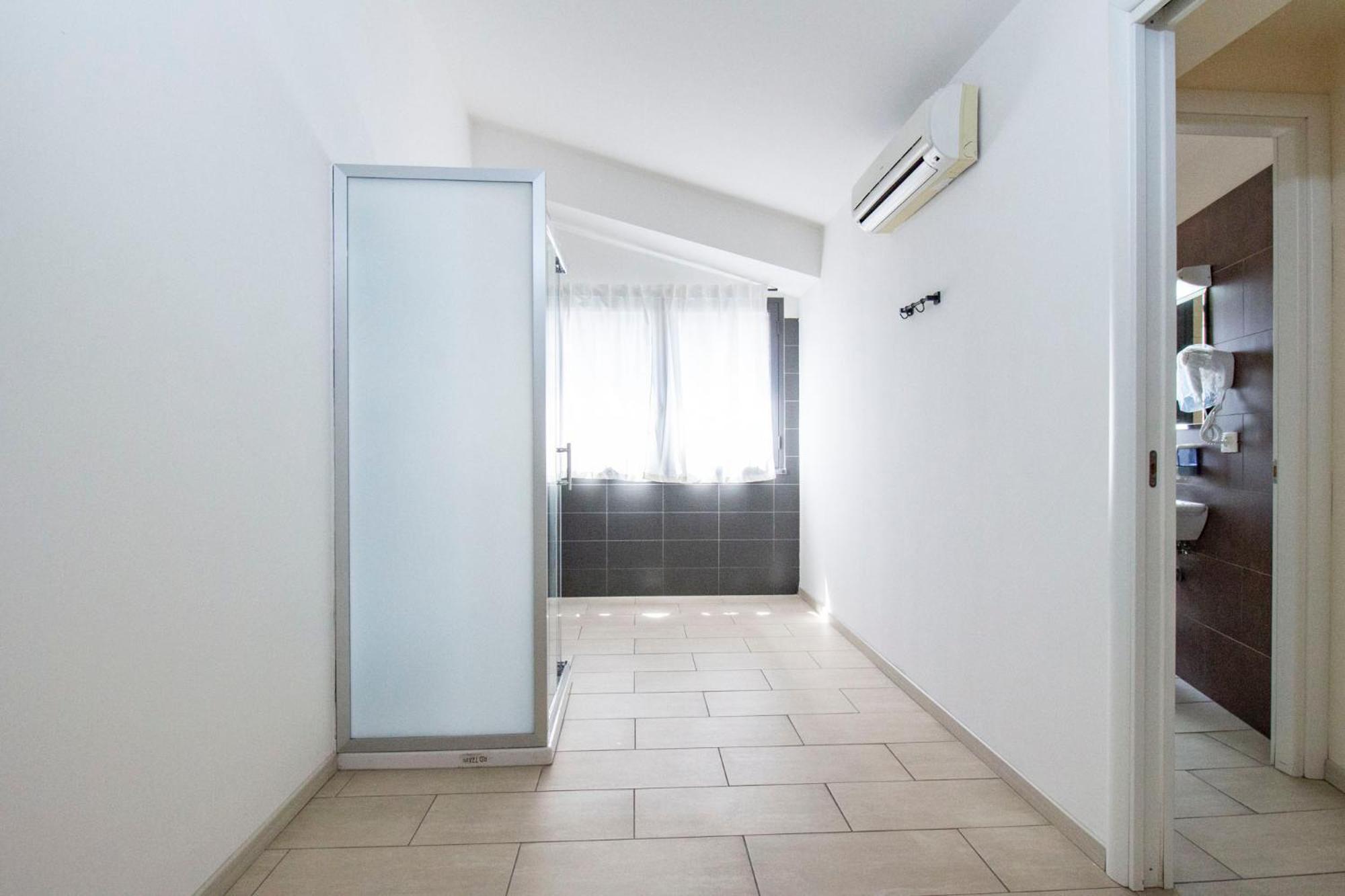 Royal Playa Suite And Apartament -Private Parking- Self Chek Out Catania Bagian luar foto