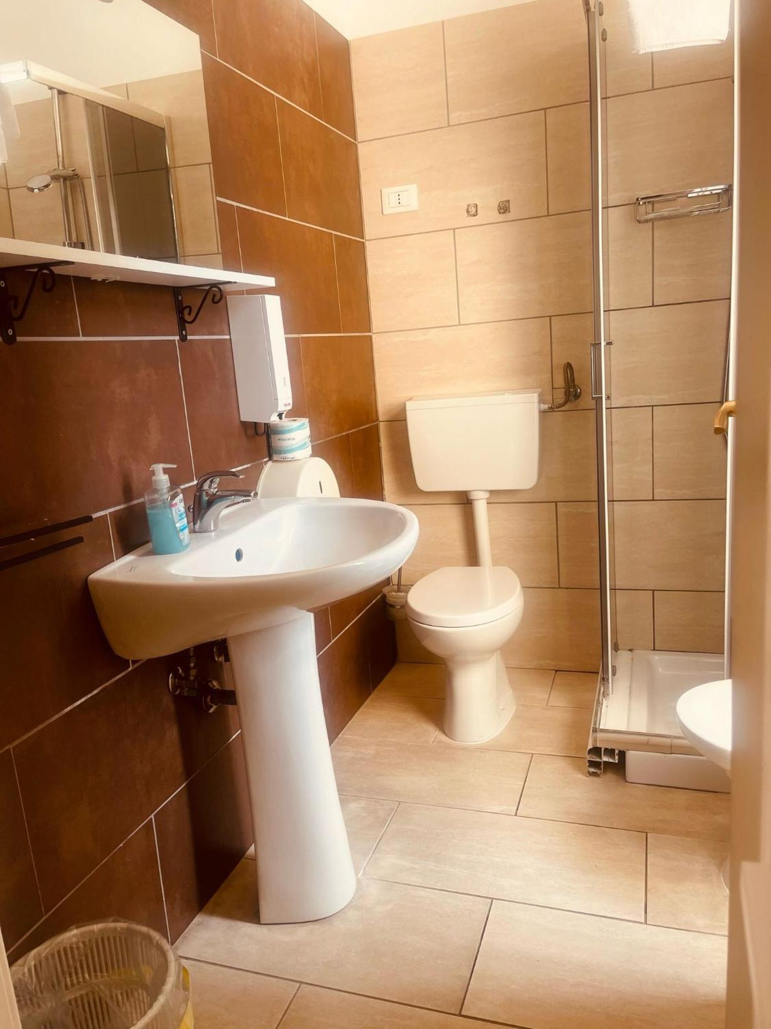 Royal Playa Suite And Apartament -Private Parking- Self Chek Out Catania Bagian luar foto